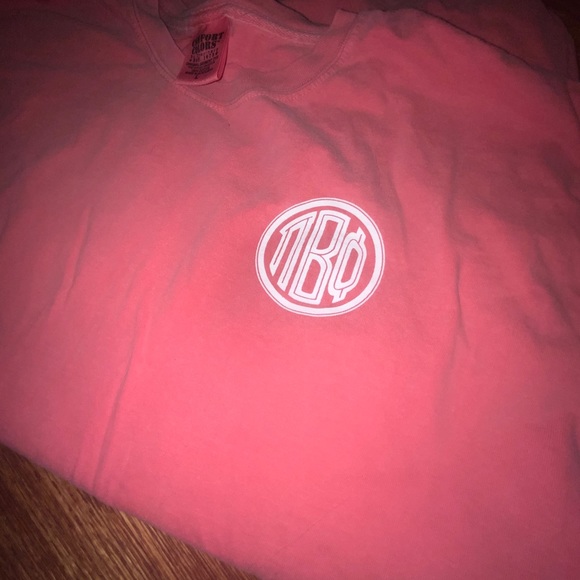 Tops - Comfort Colors Pi Phi shirt